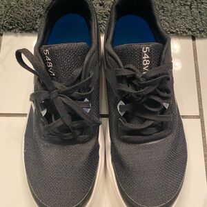 Women’s size 9 New Balance 548v1